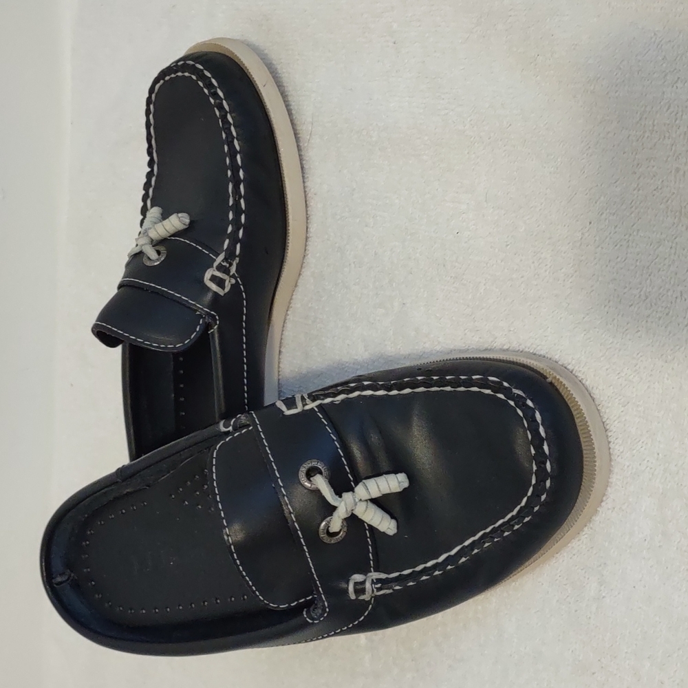 LL Bean Slip on Leather Boat shoes Navy Blue Great condition